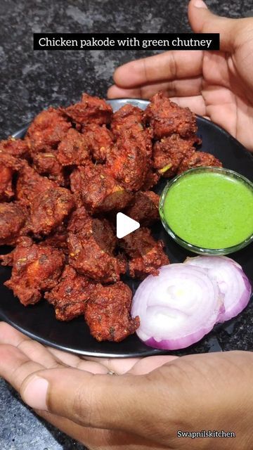 Swapnil Devkar on Instagram: "Crispy chicken pakode with green chutney 
.
.
.
#recipe #chickenpakoda #greenchutney #cooking #cookingvideo #instagram #instagramreels #reels #reelkarofeelkaro #reelitfeelit #reelsinstagram #reelindia #reelvideo #viral #explore #explorepage #_swapnilskitchen_" Pakode Recipe, Chutney Chicken, Green Chutney Recipe, Chutney Recipe, Green Chutney, Veg Recipes, Cooking Videos, Crispy Chicken, Chutney