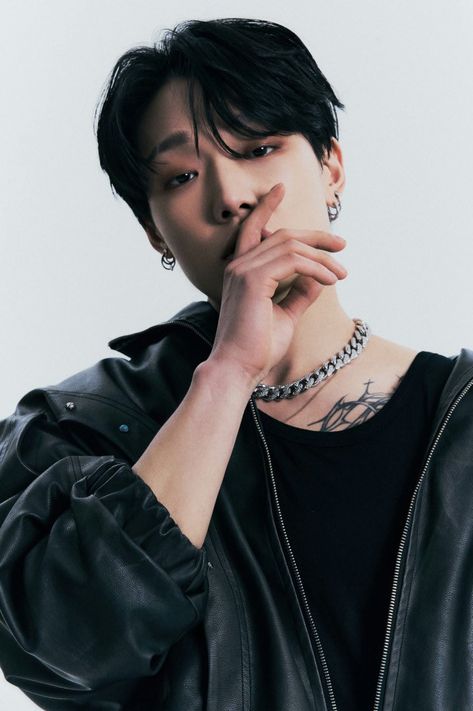 Bobby Kpop, Bobby Ikon, B.i Ikon, Music Cover Photos, Double B, Kim Ji Won, Music Covers, Korean Men, Kpop Aesthetic