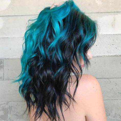 Teal Hair Color, Split Dyed Hair, Cute Hair Colors, Teal Hair, Hair Dyes, Color For Brunettes, Hair Color For Brunettes, Dyed Hair Inspiration, Split Hair