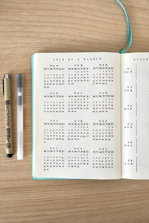 Calendar Design Journal, 2024 Year At A Glance, Yearly Journal Spreads, 2024 Dot Journal, Dotted Journal Ideas First Page, Minimal Journal Aesthetic, Minimal Journal Ideas, Year At A Glance Bullet Journal, Dotted Notebook Ideas