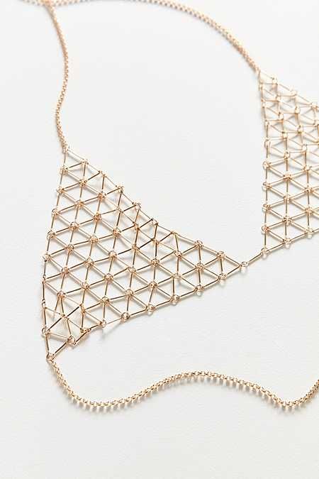 Chain Link Jewelry, Beads Clothes, Triangle Jewelry, Link Jewelry, Bohemian Style Jewelry, Chain Top, Bead Weaving Patterns, Boho Chic Jewelry, Pearl Bag