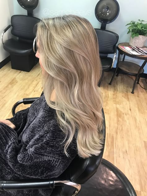 Blonde Winter, Hair Color Blonde, Lighter Hair, Natural Blonde, Dirty Blonde Hair, Ash Blonde Hair, Blonde Hair Inspiration, Balayage Hair Blonde, Blonde Hair Looks