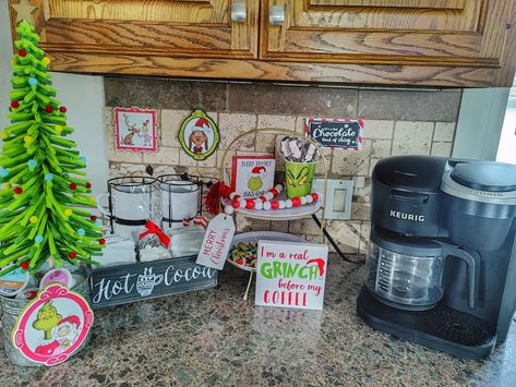 Christmas Grinch Grinch Christmas Coffee Bar, Grinch Coffee Bar Ideas, Hot Cocoa Bar Grinch, Grinch Coffee Bar, Grinch Hot Chocolate Bar, Grinch Hot Cocoa Bar, Grinch Christmas Theme, Cocoa Bar Christmas, Hot Cocoa Bar Christmas