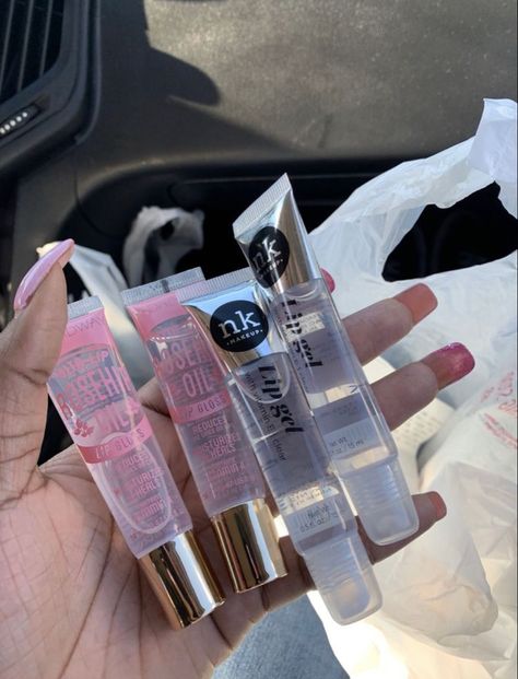 Lip Accessories, Lip Gloss Cosmetics, Lip Gloss Balm, Lip Balm Collection, Best Lip Gloss, Lipgloss Lips, Lip Gloss Collection, Lip Cosmetics, Clear Lip Gloss