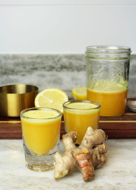 Diy Ginger Shots, Ginger Wellness Shots, Immunity Shots, Ginger Shot Recipe, Natural Allergy Relief, Immune System Vitamins, Ginger Shots, Turmeric Shots, Weak Immune System