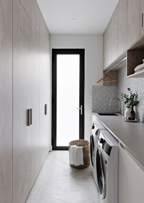 Contemporary Laundry Room, Narrow Laundry Room, Laundry Doors, White Laundry Rooms, Modern Laundry, Laundry Room Layouts, Laundry Design, Laundry Room Renovation, Laundry Ideas