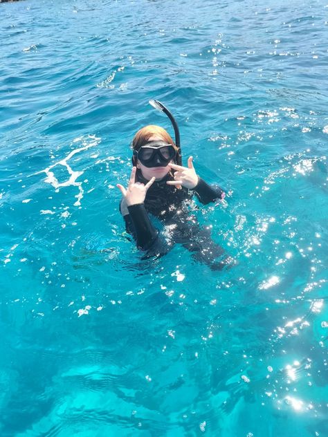 snorkeling / summer aesthetic 🌊 in my basic Aussie girl vsco era Aussie Aesthetic, Snorkeling Aesthetic, Basic Aussie Girl, Beach Hijab, Basic Aussie, Surfer Vibes, Aussie Girl, Beauty Recipes Hair, Korean Best Friends