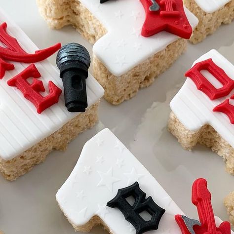 Dee | 823Treats on Instagram: "🖤🎸🤘🏽🖤
Rocking’ Rice Krispies 

#rocknrollhalloffame #borntorock #borntorocktheme #rockstarbirthday #ricekrispietreats #rocknrollbirthday #abdc #charlotteeventplanner #ncdesserts #cltdesserts" Rock And Roll Birthday, Rockstar Birthday, Number Cake Toppers, Number Cake, Number Cakes, Rice Krispie Treats, Rice Krispie, Rice Krispies, Hall Of Fame