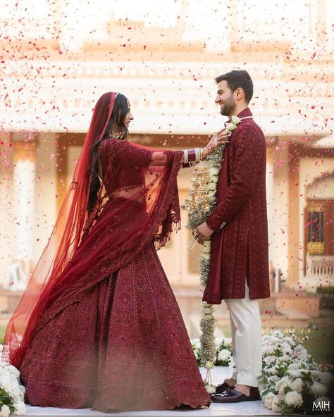 | Best thing we’ve waited for! 🥰 04.03.24 🧿 #SuGar #justmarried #wedding | Instagram Bride Groom Indian, Wedding Indian Couple, Shadi Pose, Bride Groom Outfits Indian Wedding, Groom Looks Wedding Indian, Traditional Couple Outfits, Wedding Dresses For Indian Bride, Wedding Dresses For Couple, Red Bridal Outfit