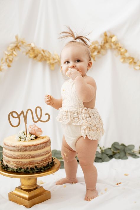 7 Tips For A Successful DIY Smash Cake Photoshoot | Baby Smash Cake | Smash Cake Photoshoot | Bohemia Smash Cake | Boho Baby | Boho Smash Cake Photos | Smash Cake Photo Ideas Boho Smash Cake Photoshoot, Neutral Smash Cake, Boho Smash Cake Girl, Diy Smash Cake Photoshoot, Boho Smash Cake, Cake Photo Ideas, Lemon Photoshoot, Diy Cake Smash Photoshoot, Smashed Cake