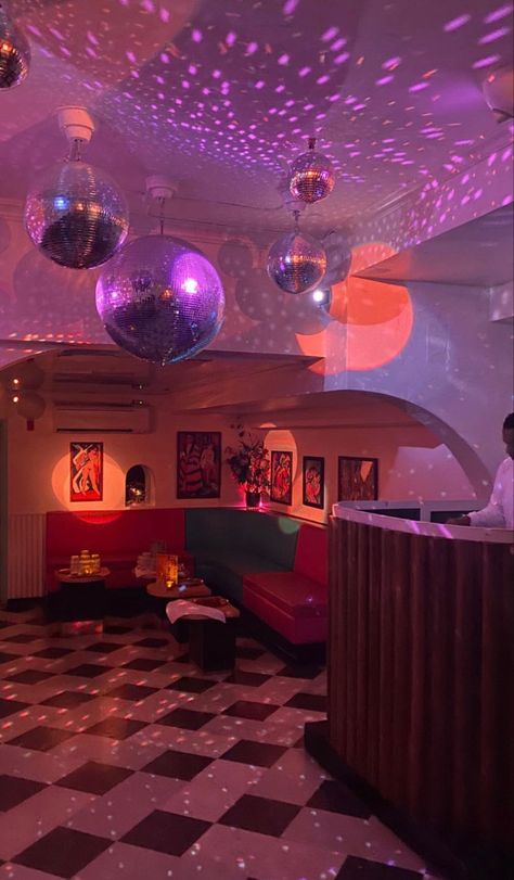 70s House Decor, Retro Basement, Disco Floor, Brunswick House, Retro Games Room, 70s House, Disco Club, Party Hardy, Girl House