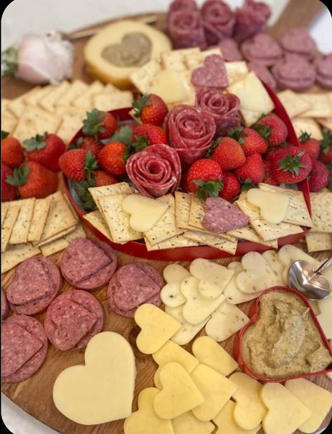 Valentines Savory Charcuterie Board, Savoury Valentines Snacks, Charcuterie Board Valentines Day Savory, Valentine’s Day Themed Charcuterie Board, V Day Charcuterie Board, Food To Make For Valentines Day, Easy Valentines Day Charcuterie Board, Valentines Food Ideas Savory, Finger Foods Valentines Day