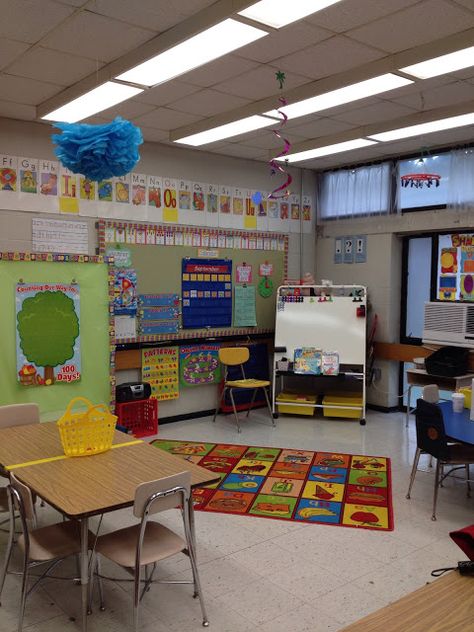 What's Working This Year in Kindergarten?: How to Make a Small Classroom Work Rectangle Classroom Layout, Tiny Classroom Setup Small Spaces, Small Kindergarten Classroom Layout, Small Classroom Layout, Kindergarten Table Setup, Small Kindergarten Classroom Setup, Tiny Classroom Setup, Small Classroom Setup Layout, Small Preschool Classroom Layout