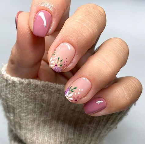 Transform your nails this season with 25 Stunning Short Autumn Nail Designs You Need to Try This Fall 2024! 🍁 These designs feature warm, inviting colors that reflect the spirit of autumn. Perfect for every occasion, these short nail ideas are both trendy and practical! Embrace the cozy vibes of fall and show off your unique style! 💅 #NailInspo #FallNailArt #ShortNailTrends #AutumnVibes #NailGoals Nails Pink Acrylic, Plaid Nail Designs, Pink Nail Art Designs, Simple Spring Nails, Press On Nails Short, Pink Manicure, Cute Spring Nails, Plaid Nails, Pink Nail Art