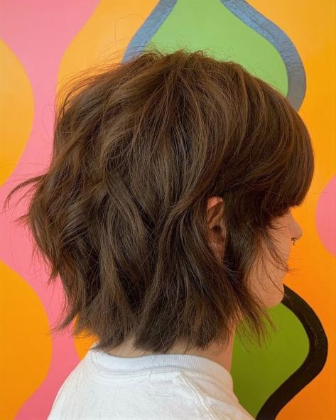 Bob For Thick Wavy Hair, Feminine Short Hair, Short Hair Color Ideas, Bob Hairstyle Ideas, Trendy Bob, Hairstyle Ideas Easy, Short Shaggy Haircuts, Trendy Bob Hairstyles, Short Shag Haircuts