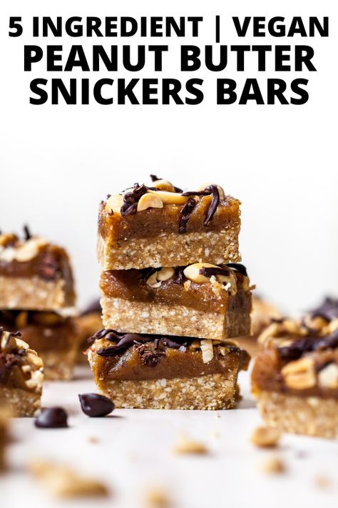 Vegan Peanut Butter Snickers Bars are made with just 5 ingredients and require no baking. This raw vegan dessert is a healthier alternative to the classic candy with no added sugar. #vegandesserts #rawvegandesserts #nobakedesserts #vegandessertshealthy #vegansnickersbars #homemadecandybars #snickersbarshealthy via @https://www.pinterest.com/jamievespa/ Raw Peanut Butter Slice, Raw Vegan Baking, Easy Raw Desserts, Vegan Bars Recipe, Raw Snickers Bar, Easy Raw Vegan Dessert, Raw Vegan Treats, Vegan Snickers Bar, Raw Vegan Snickers