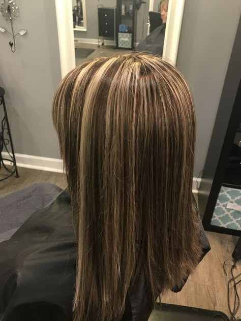 Shoulder Length Hair Chunky Highlights, Blonde Grey Highlights On Dark Hair, Choppy Highlights Brown Hair, Light Chunky Highlights, Partial Chunky Highlights, Peanut Butter Hair Color Highlights, Small Chunky Highlights, Medium Chunky Highlights, Light Brown Streaks On Dark Hair