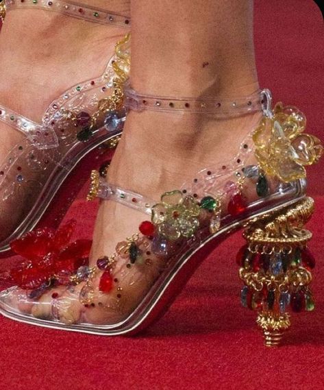 Dolce Gabbana Alta Moda, Couture Style, Amazing Fashion, Unique Shoes, Fabulous Shoes, Crazy Shoes, Pretty Shoes, Dream Shoes, Beautiful Shoes