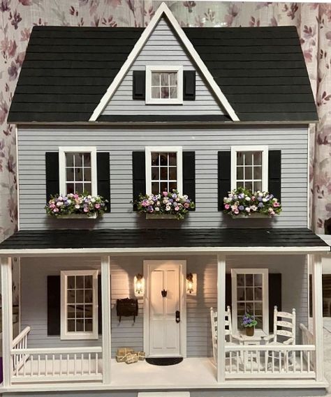 Pretty Doll House, Dolls House Front Ideas, Modern Dolls House Exterior, Doll House Ideas Exterior, Dolls House Exterior Ideas, Doll House Exterior Ideas, Vermont Farmhouse Jr Dollhouse Interior, Dollhouse Painting Ideas Exterior, Dollhouse Exterior Ideas Color Schemes