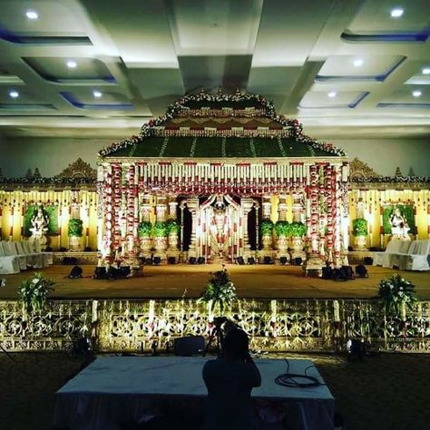 Telugu Wedding Mandap, Simple Mandap, Traditional Wedding Decorations, Mandapam Decoration, Indian Mandap, Wedding Mandap Decor, Leaf Decor Wedding, Hindu Wedding Decorations, Small Wedding Decor