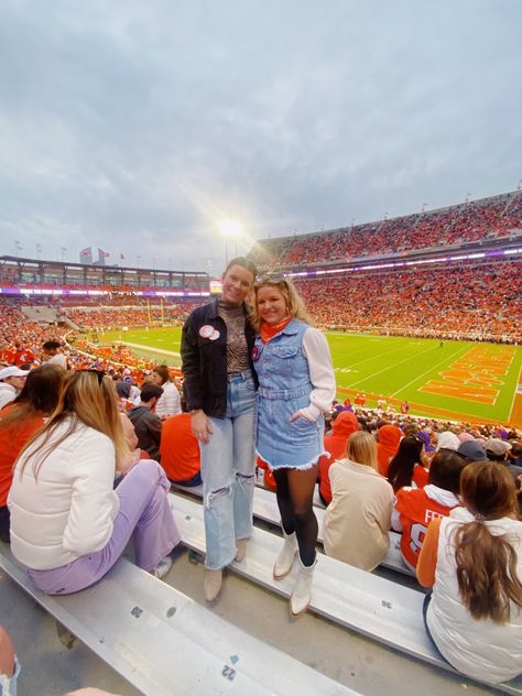 Clemson Gameday Outfit Cold, Clemson Sorority, Cold Gameday Outfit College, Gameday Outfit Cold, Clemson Gameday Outfit, Clemson Gameday, Gameday Fits, Fall Football, Clemson University