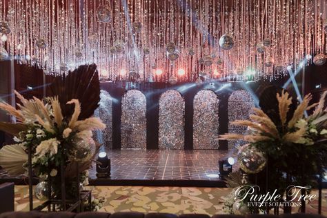 Sangeet Disco Theme, Sangeet Dance Stage, Sangeet Stage Decor Indoor, Sangeet Theme Ideas Indoor, Sangeet Led Stage, Sangeet Ceremony Decorations, Indoor Sangeet Decor, Sangeet Dance Floor, Sangeet Theme Ideas