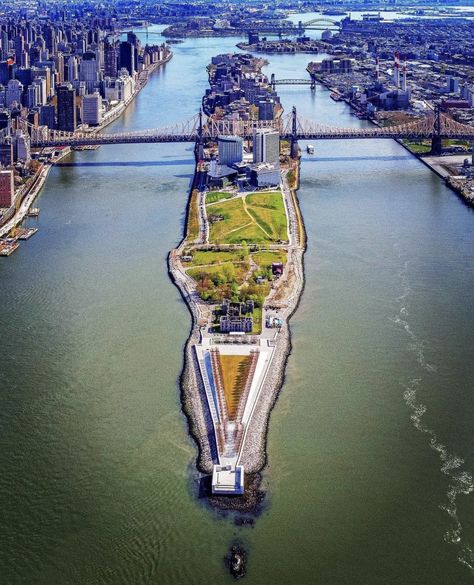 Roosevelt Island Roosevelt Island Nyc, Roosevelt Island, I Love Ny, The Big Apple, World Cities, I ❤ Ny, New York Street, Big Apple, Aerial View