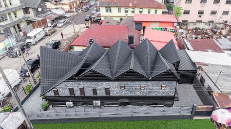 Gallery of Studio Inkline / INKLINE Design Studio - 2 Folded Roof Structure, Folded Roof Architecture, Folding Roof Design, Folded Plate Structure, Roof Structure Design, Folded Plate Roof, Metal Sheet Roof, Triangle Building, Subway Entrance