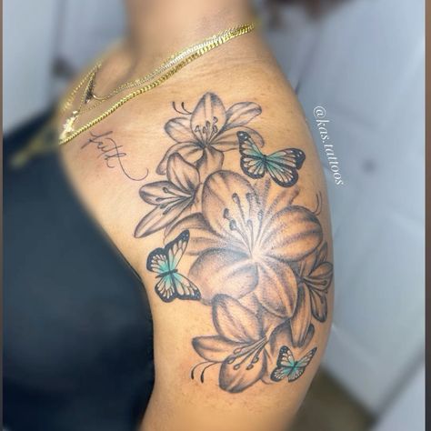 Blue Shoulder Tattoo, Shoulder Half Sleeve Tattoo For Women, Shoulder Flower Tattoos For Women, Rare Tattoos For Women, Tattoo Sleeve Floral, Girl Tattoo Sleeve, Sleeve Floral Tattoo, Shoulder Arm Tattoo, Female Half Sleeve