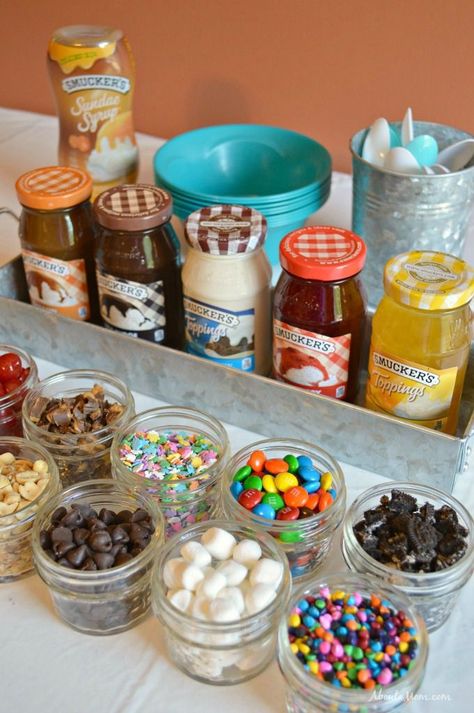 Build Your Own Sundae Bar Ice Cream Sundae Bar, Sundae Bar, Ice Cream Birthday Party, Diy Ice Cream, Ice Cream Social, 13th Birthday Parties, Ice Cream Birthday, Snacks Für Party, Movie Party