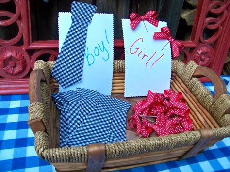 Baby Gender Reveal Party- Guests wear to show their guess. Ties (made from stiffened fabric) and bows were glued to bobby pins. Boy Or Girl Party, Pregnancy Ideas, Bow Gender Reveal, Baby Reveal Party, Gender Party, Shower Diy, Baby Gender Reveal Party, Future Children, One Fine Day