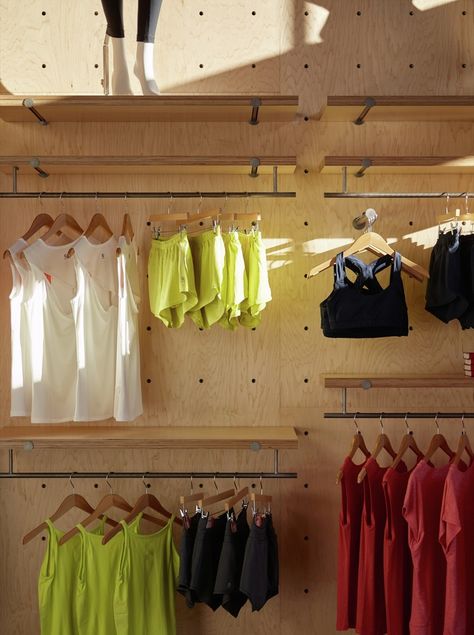 Gallery - Oiselle Flagship Store / goCstudio - 3 Apparel Shop Display, Running Store Design, Sport Store Design, Fashion Store Display, Project Brief, Store Display Design, Wall Yoga, Gym Design Interior, Sportswear Store