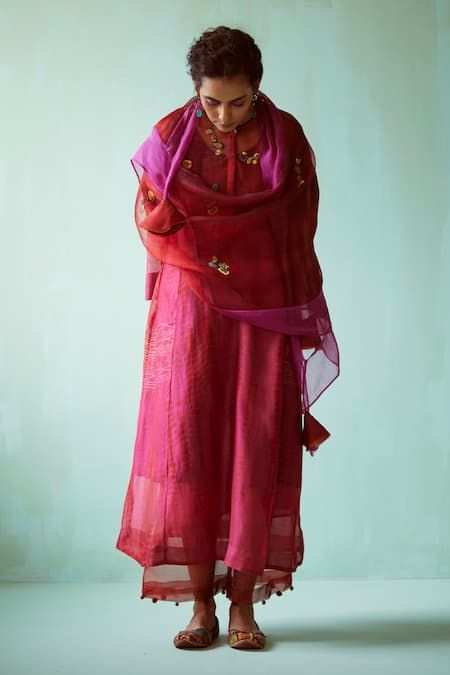 Buy Pink Chanderi Hand Embroidered Tie-dye Pattern Sheer Tunic Pant Set For Women by Medha Online at Aza Fashions. Embroidered Motifs, Tunic Pattern, Silk Organza, Fashion App, Tie Dye Patterns, Indian Designer Wear, Floral Motifs, Pant Set, Designer Wear