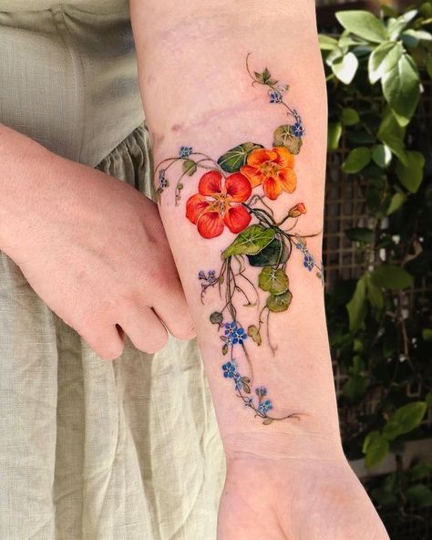 songeun shin (@song.e_tattoo) • Instagram photos and videos Nasturtium Tattoo, Best Feminine Tattoos, Nasturtium Flower, Forget Me Not Tattoo, Botanical Tattoos, Tattoo Instagram, Vine Tattoos, Floral Tattoo Sleeve, Plant Tattoo