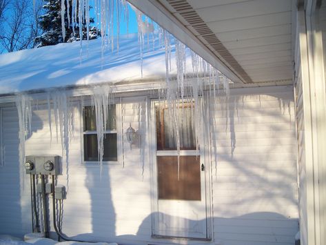 a small lower middle class house in wisconsin covered in icicles and snow in winter Indie Winter Aesthetic, Lower Middle Class Aesthetic, Retro Winter Aesthetic, Lower Class Aesthetic, Lower Middle Class Childhood Aesthetic, Middle Class Aesthetic, Midwest Winter, Early 2000s House Aesthetic, Lower Class Childhood Aesthetic