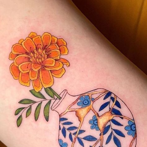 Kintsugi Vase Tattoo, Kintsugi Heart Tattoo, Kintsugi Vase, Broken Vase, Kintsugi Tattoo Ideas, Bluebonnet Tattoo, Kintsugi Tattoo, Marigold Tattoo, Kintsugi Art