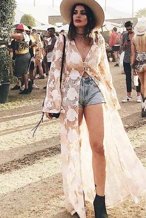 Cool Outfit Ideas For Coachella picture 6 Outfits For Coachella, Coachella Outfit Boho, Cozy Summer Outfits, Cochella Outfits, Rave Outfits Edc, Coachella Inspiration, Coachella Looks, Hippie Mode, Edm Festival Outfit