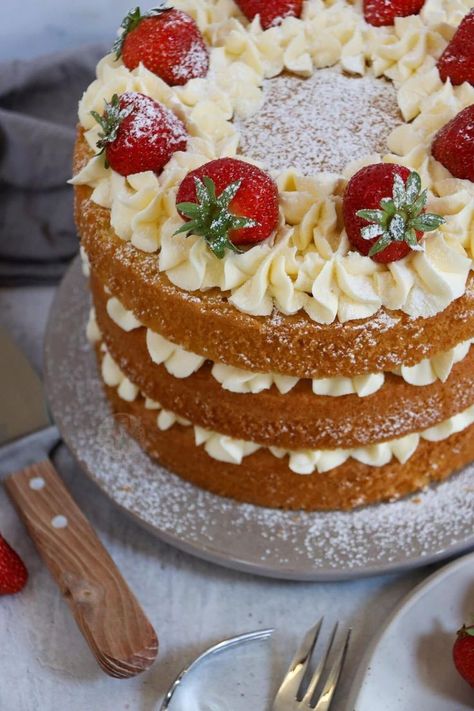 Decorated Victoria Sponge Cake, Victorian Sponge Cake Recipe, Sponge Birthday Cake, Janes Patisserie, Victoria Sponge Cake, Sponge Cake Recipes, Victoria Sponge, Celebration Cake, Types Of Cakes