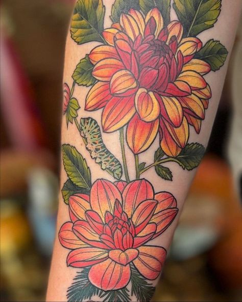 Dahlia Flower Tattoos, Dahlia Tattoo, Minimalist Tattoo Ideas, American Traditional Tattoo Ideas, Traditional Tattoo Flowers, Traditional Tattoo Ideas, Kawaii Tattoo, Flash Tattoo Designs, Floral Tattoo Sleeve