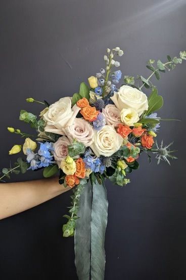 Blue Orange Weddings, Tangerine Wedding, Orange Wedding Bouquet, Orange Wedding Colors, Orange Bouquets, Hydrangea Wedding, Orange Wedding Flowers, Yellow Bouquets, Blue Wedding Bouquet