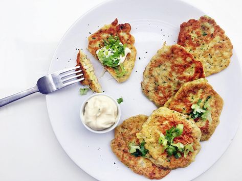 Cabbage Patties, Ham And Cabbage Soup, Keto Creamed Spinach, Keto Cabbage, Keto Recipes Ketogenic, Low Carb Salad, No Carb Recipes, Patties Recipe, Fried Cabbage