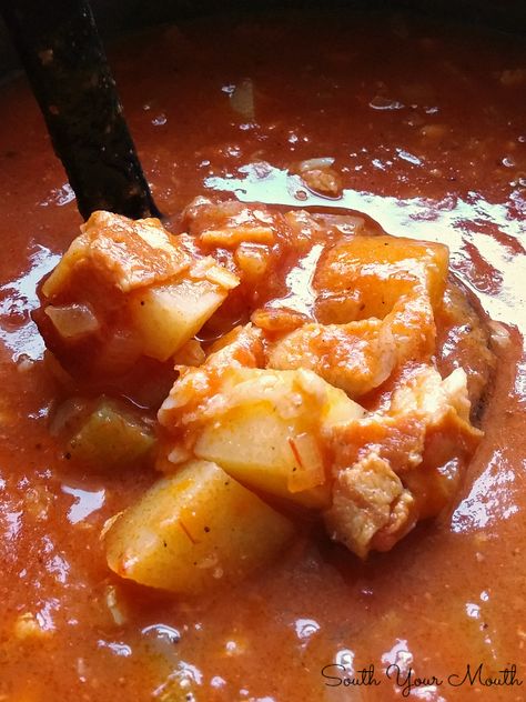 Catfish Stew | Classic Southern catfish stew recipe with potatoes, stewed tomatoes and fatback or bacon. Catfish Stew Southern, Fish Coubion, Southern Catfish Stew Recipe, Catfish Stew Recipe, Cajun Meals, Catfish Stew, Recipe With Potatoes, South Your Mouth, Fish Stew Recipes