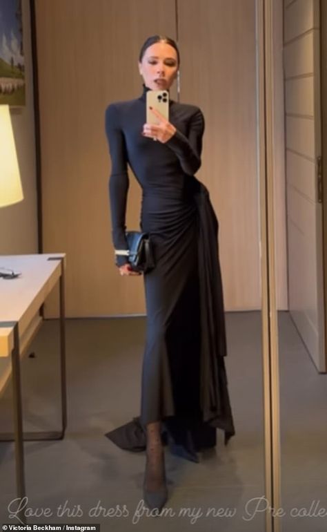 Luxury Structured Dress For Date Night, Victoria Beckham Dresses, Sleek Chic, Black Night Dress, Luxury Fitted V-neck Dress For Date Night, Dress Night, Glamorous V-neck Evening Dress For Date Night, Victoria Beckham Fashion, Luxury V-neck Midi Dress For Date Night