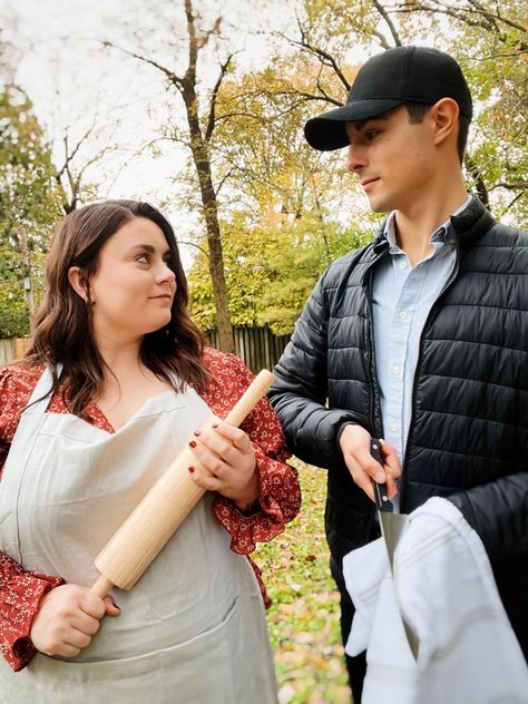 Love Quinn And Joe Goldberg Costume, You Costume Joe And Love, Joe Goldberg And Love Quinn Costume, Love And Joe Goldberg Costume, Love And Joe Costume, Joe And Love Costume, Love Quinn Costume, Joe And Love Halloween Costume, Dynamic Duos Couples