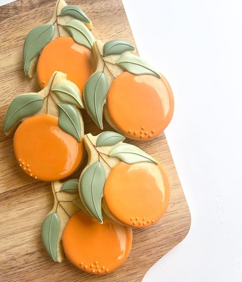 Orange Shaped Cookies, Orange Slice Cookies Decorated, Clementine Cookies Decorated, Aperol Spritz Cookies Decorated, Orange Cookies Decorated, Aperol Spritz Cookies, Fruit Cookies Decorated, Citrus Cookies, Orange Sugar Cookies