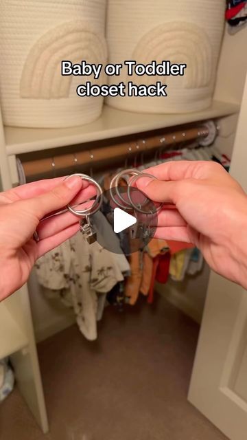 Home Harmony Tips on Instagram: "🌟 Tired of struggling with folded baby clothes?   Try this amazing hack using shower curtain hooks to hang and organize your little one’s outfits! It’s a game-changer for busy parents seeking an stress-free morning routine.   Say goodbye to the mismatched mess and hello to a neatly organized closet that makes getting ready a breeze.   Follow me for more genius home tips to simplify your daily life! Tap up if you’re ready to revolutionize your baby’s wardrobe!  Credit: @keisha_motherhood  #babyorganization #momhacks #parentingtips #homeorganization #babyfashion." Hanging Baby Clothes Hack, Mismatched Nursery, How To Fold Onesies, Baby Room Organization Ideas, Toddler Closet, Baby Clothes Hangers, Storing Baby Clothes, Nursery Closet Organization, Organized Closet