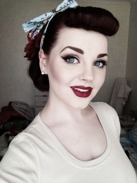 Modern 50's makeup Cabelo Pin Up, 50s Makeup, Vintage Makeup Looks, Pin Up Makeup, 50s Hairstyles, Celebrity Haircuts, Pin Up Looks, Pin Up Vintage, Pin Up Hair