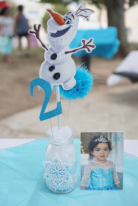 Frozen Theme Table Centerpieces, Frozen 2 Centerpiece Ideas, Frozen Birthday Party Centerpieces, Frozen Table Centerpieces, Frozen Centerpiece Ideas, Frozen Birthday Centerpieces, Frozen Centerpieces, Frozen Birthday Party Cake, Elsa Party