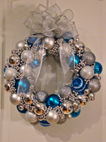 DSC06414 Christmas Ball Wreath, Diy Christmas Ball, Bauble Wreath, Wreath Hanging, Diy Christmas Garland, Ball Wreath, Diy Christmas Ornament, Christmas Ornament Wreath, Xmas Wreaths