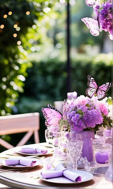 Lilac Baby Shower Ideas Decoration, Party Table Aesthetic, Butterflies Centerpieces, Lilac Bridal Shower Ideas, Butterfly Bridal Shower Ideas Decoration, Purple Butterfly Baby Shower Theme, Purple Themed Birthday, Purple Baby Shower Ideas, Butterfly Table Decor